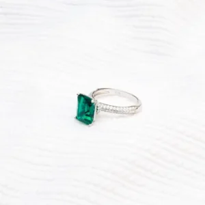 Gyary Emerald Royale Ring