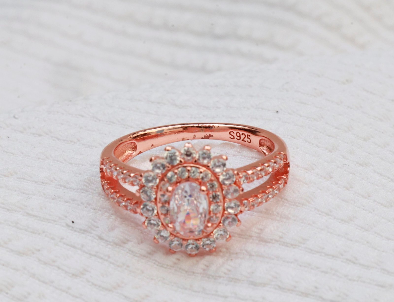 Gyary Celeste Halo Ring