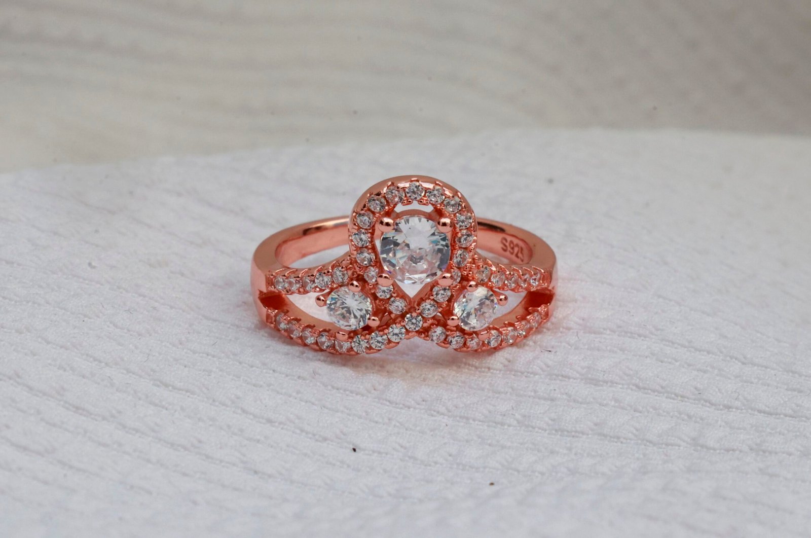 Gyary Trinity Luxe Ring