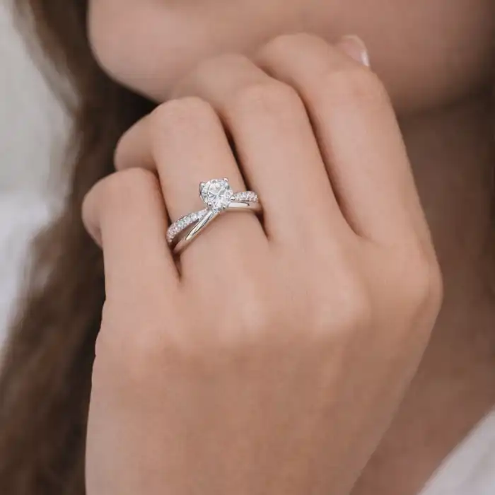 Gyary Eternal Harmony – 925 Sterling Silver Twisted Solitaire Ring