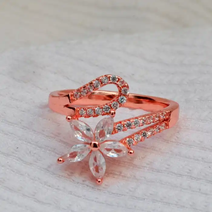 Gyary Blossom Whisper Ring