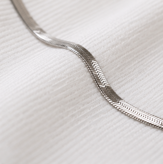 Gyary Silver Silk Chain Necklace