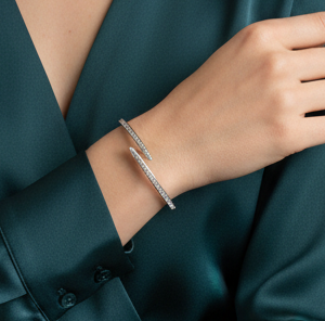 Gyary Nail Luxe Silver Bangle