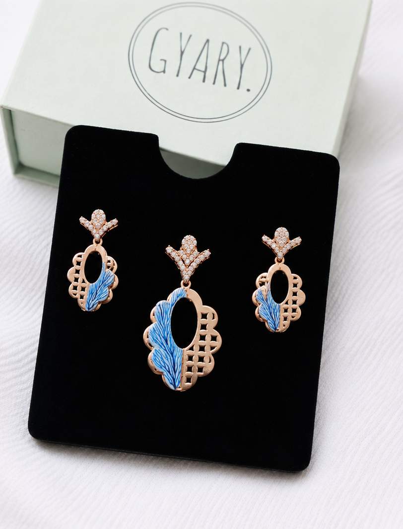 Gyary Azure Feather Necklace Set