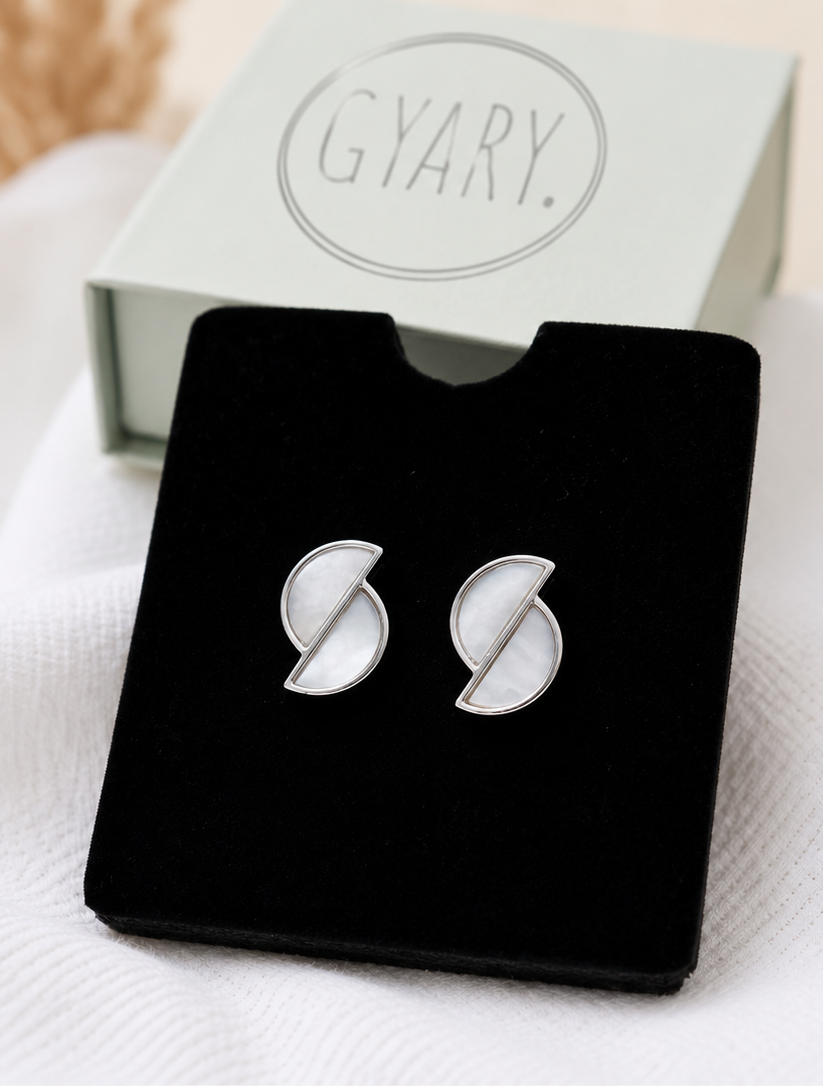 Gyary Luna Pearl Geometry Stud Earrings