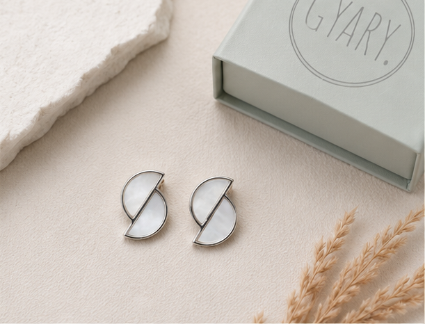 Gyary Luna Pearl Geometry Stud Earrings