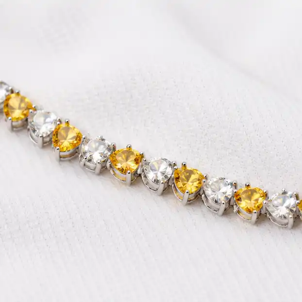 Gyary heart-shaped CZ bracelet