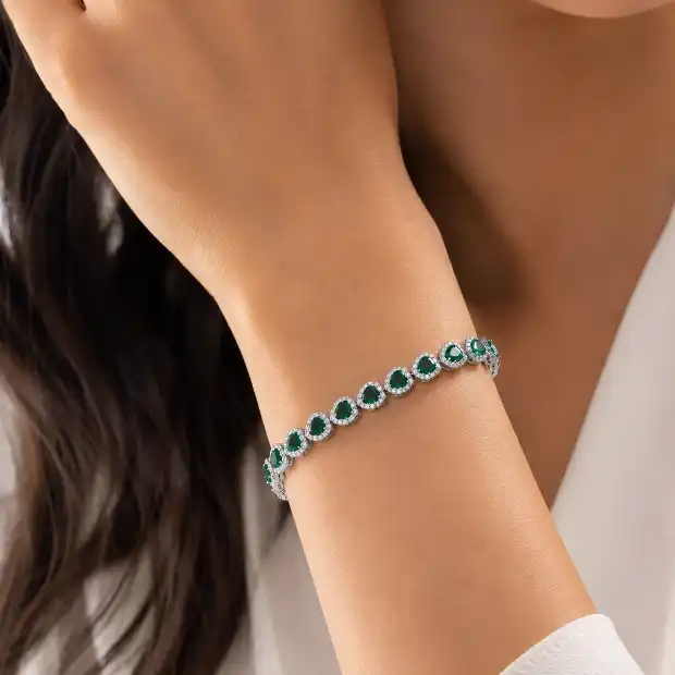 Gyary green heart tennis bracelet