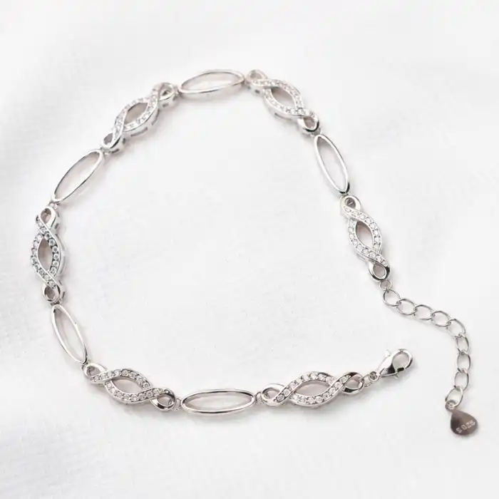 Gyary Infinity Link Bracelet