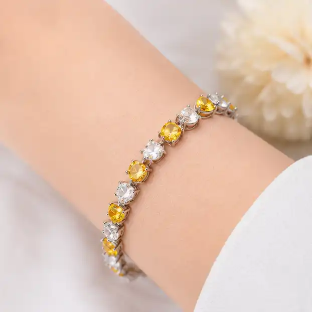 Gyary heart-shaped CZ bracelet