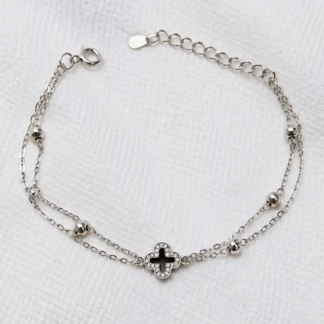 Gyary Noir Clover Bracelet