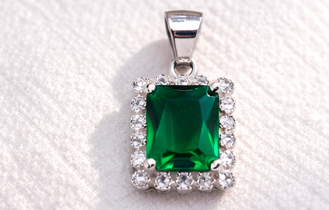 Gyary Sterling Silver Emerald-Cut Green Pendant