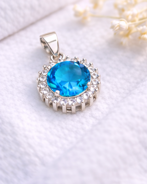 Gyary Blue Round Halo Pendant