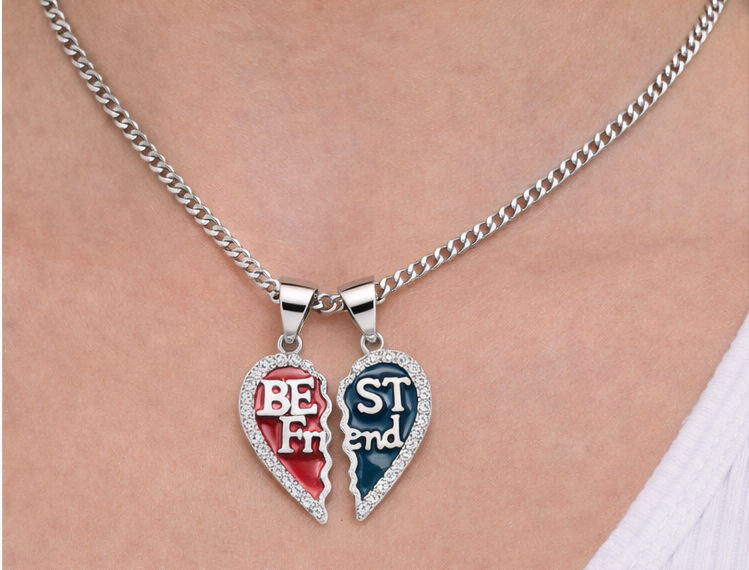 Gyary Best Friends Split Heart Pendant Set