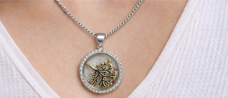 Gyary Gold Leaf Round Pendant Necklace – Silver Crystal Halo Floating Charm with Multicolor Stones