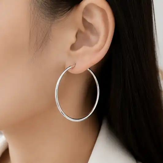 Gyary Luxe Oval Hoop Earrings
