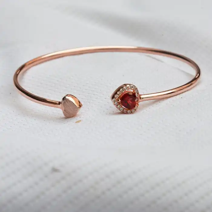 Gyary Crimson Halo Open Silver Bangle