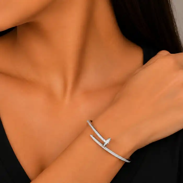 Gyary Nail Luxe Silver Bangle