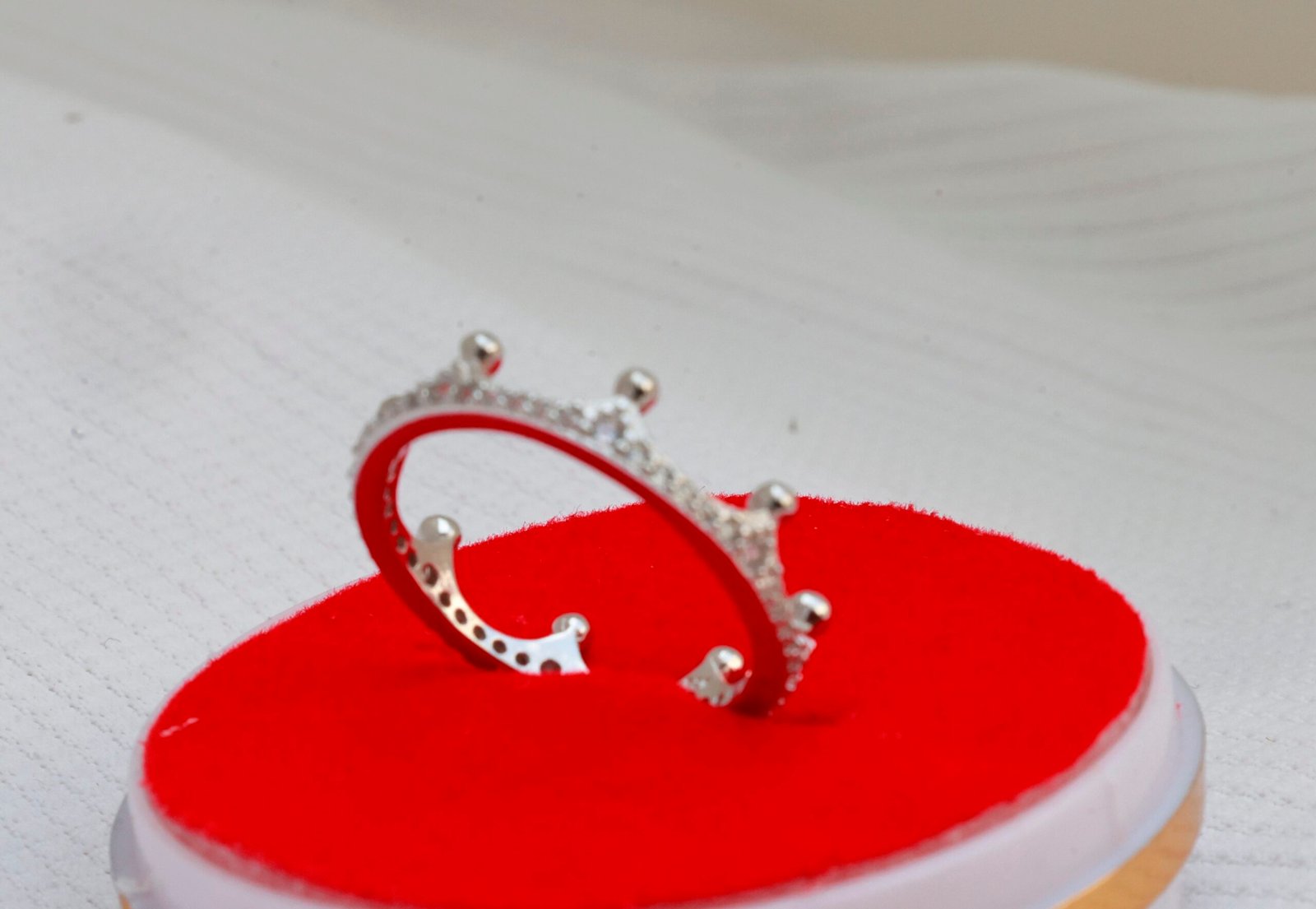 Gyary Petite Crown Ring