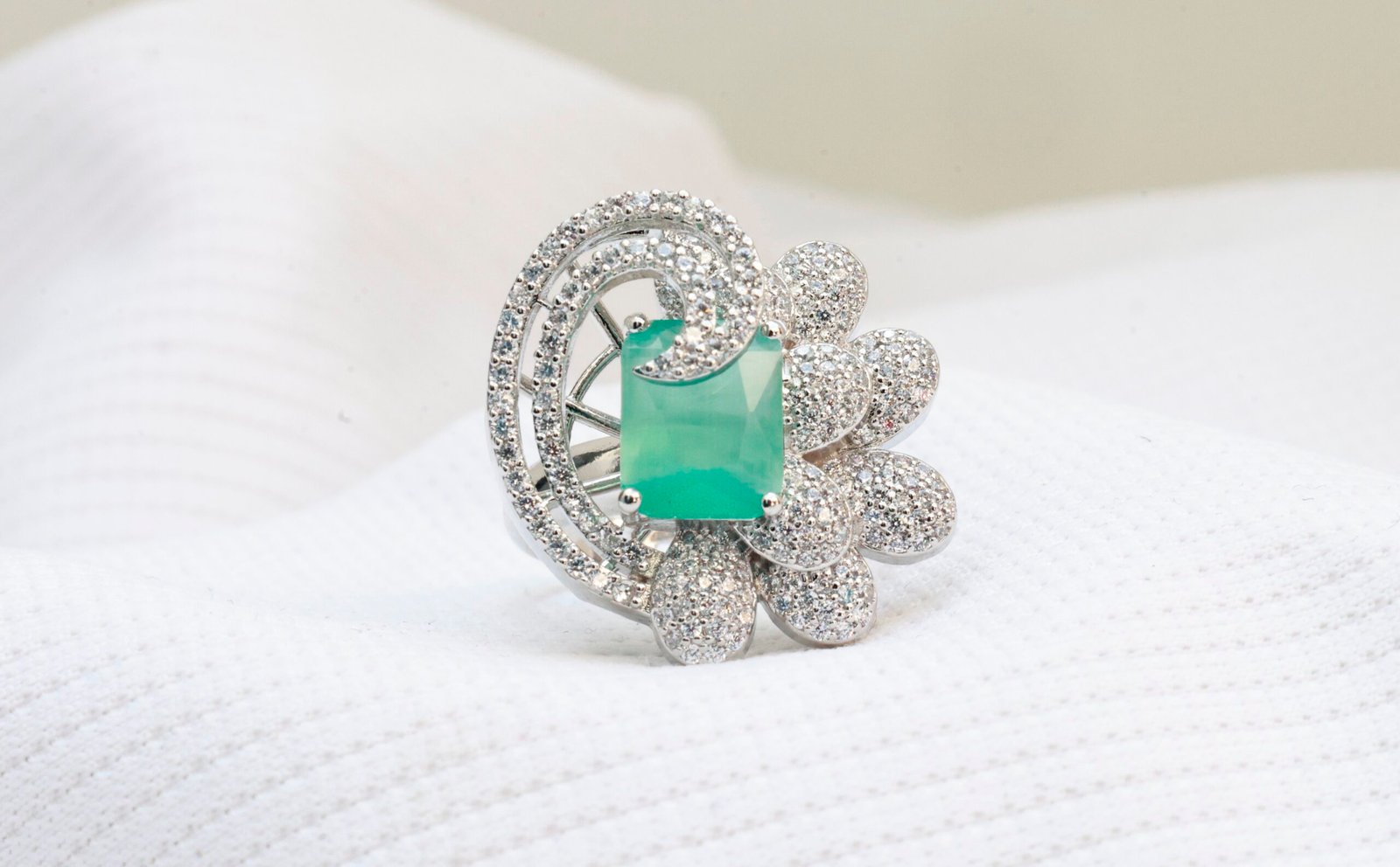 Gyary Verde Royale Ring