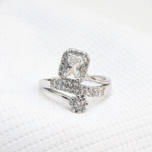 Gyary Regal Halo Wrap Ring
