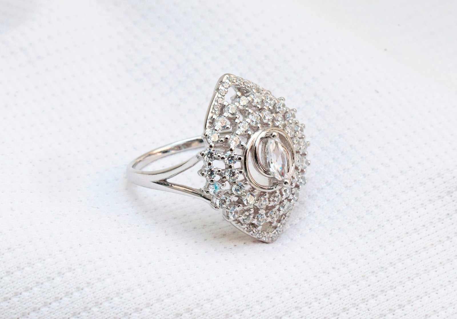 Gyary Celestial Orbit Ring