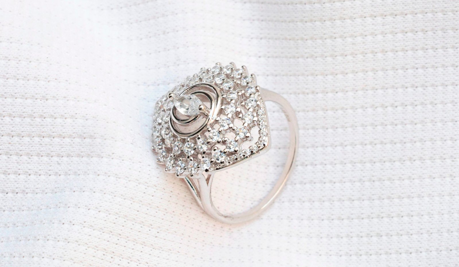 Gyary Celestial Orbit Ring