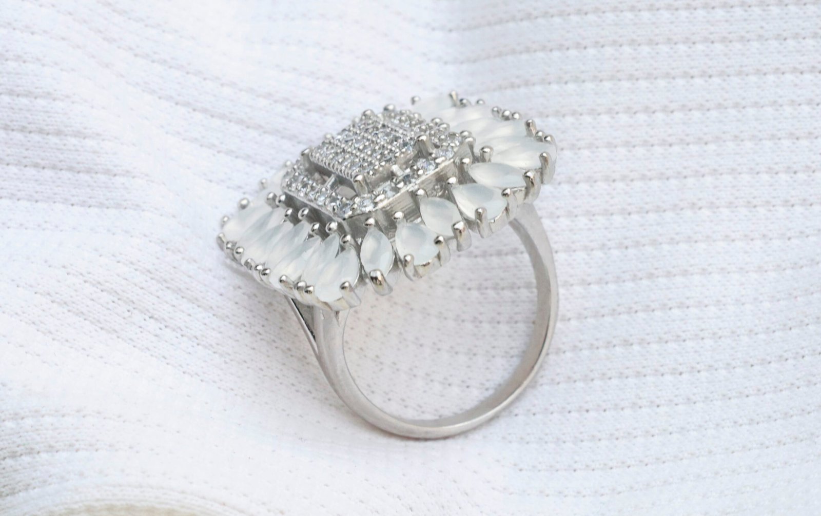Gyary Moonlit Bloom Ring