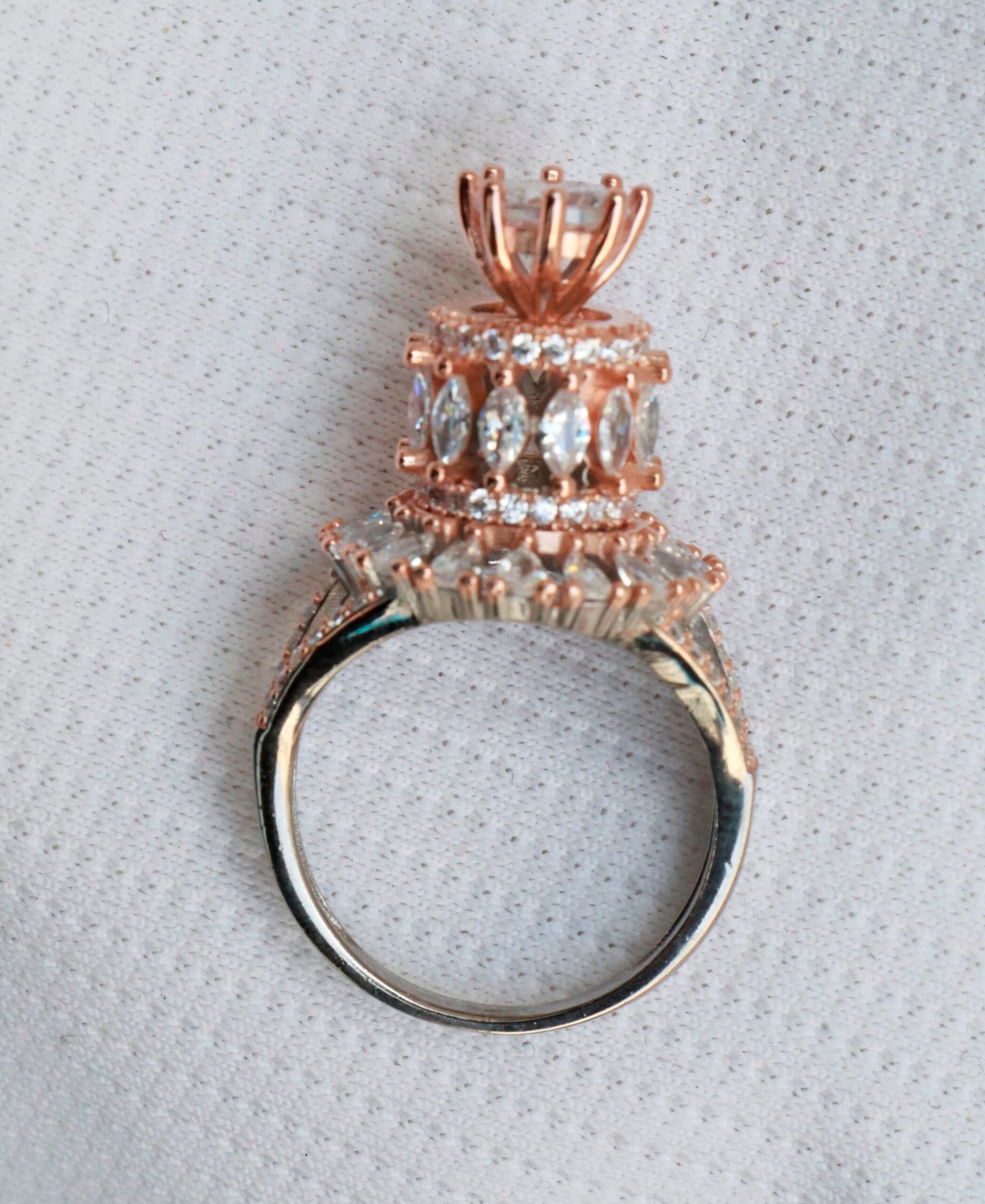 Gyary Regal Crown Ring