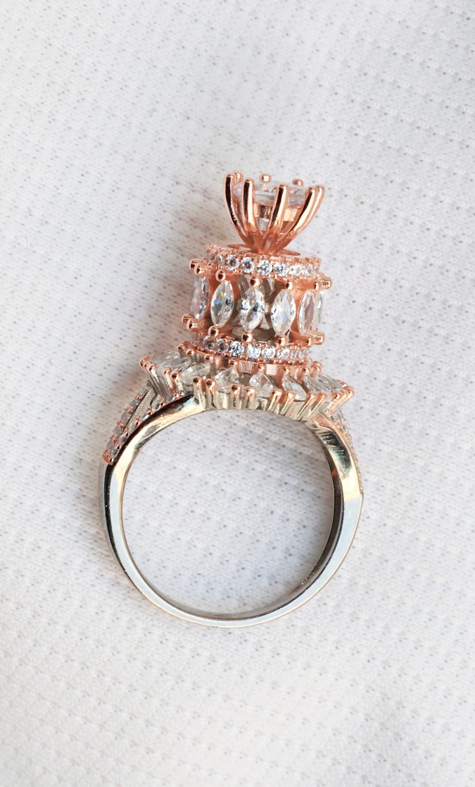 Gyary Regal Crown Ring