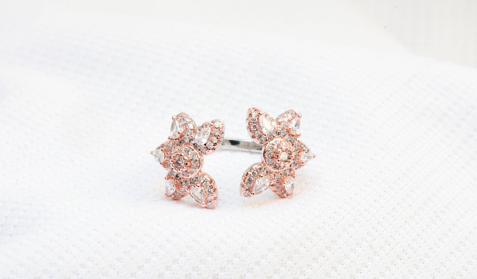 Gyary Bloom Royale Ring