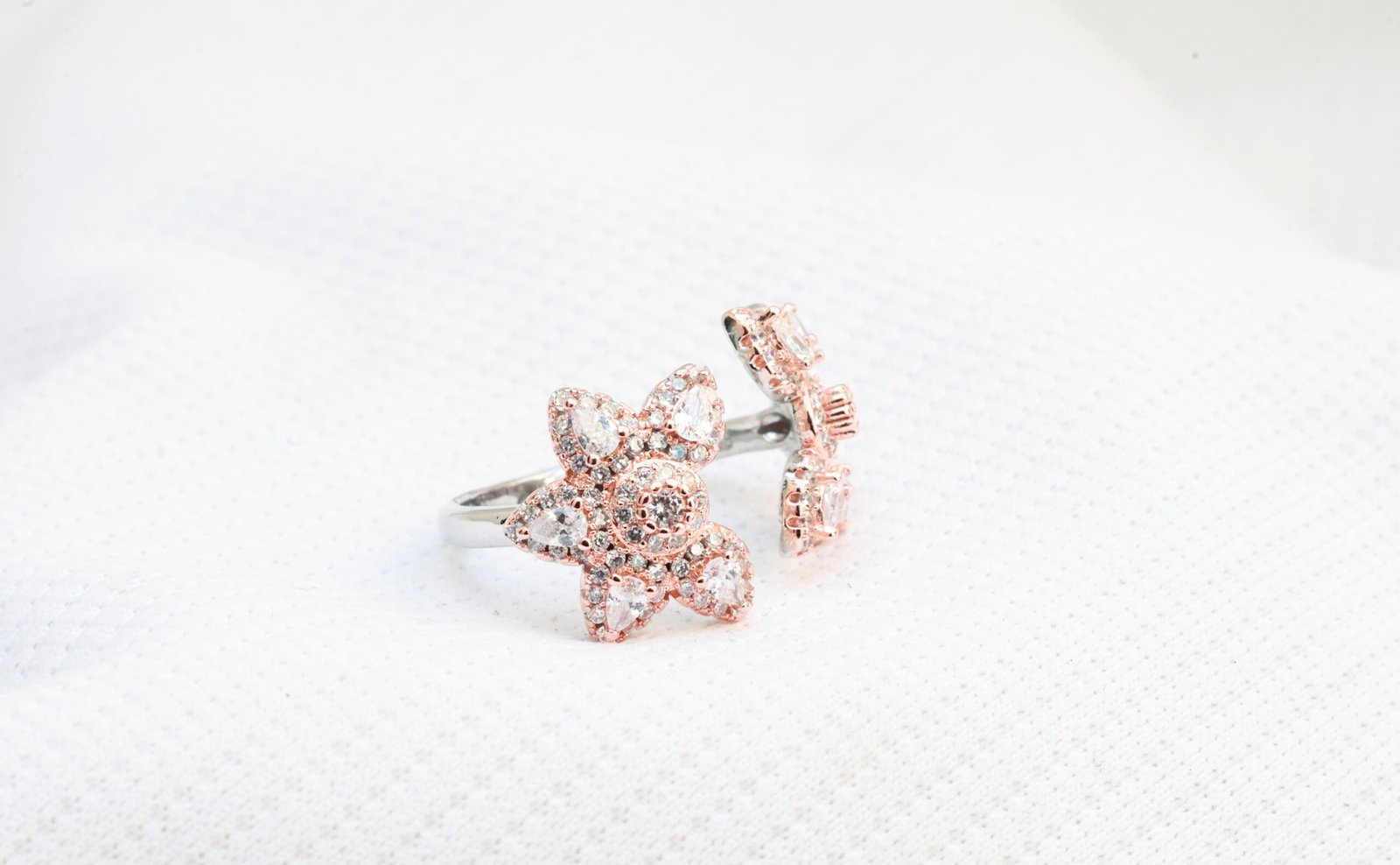 Gyary Bloom Royale Ring