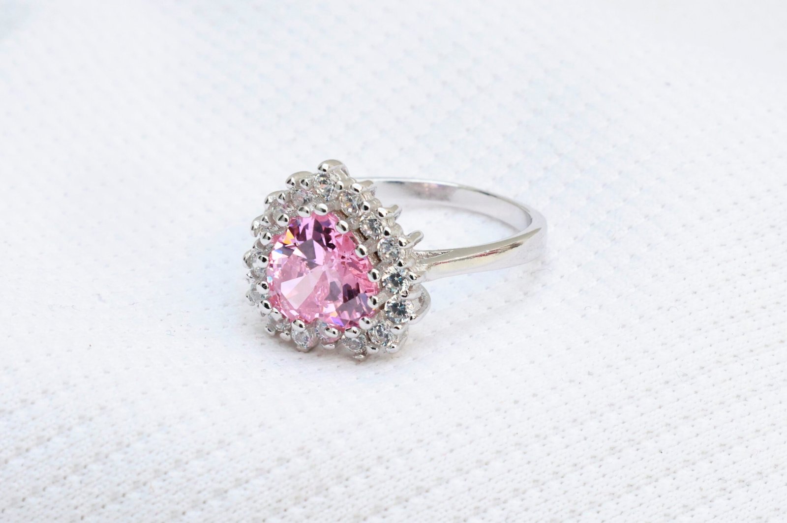Gyary Pink Royale Halo Ring