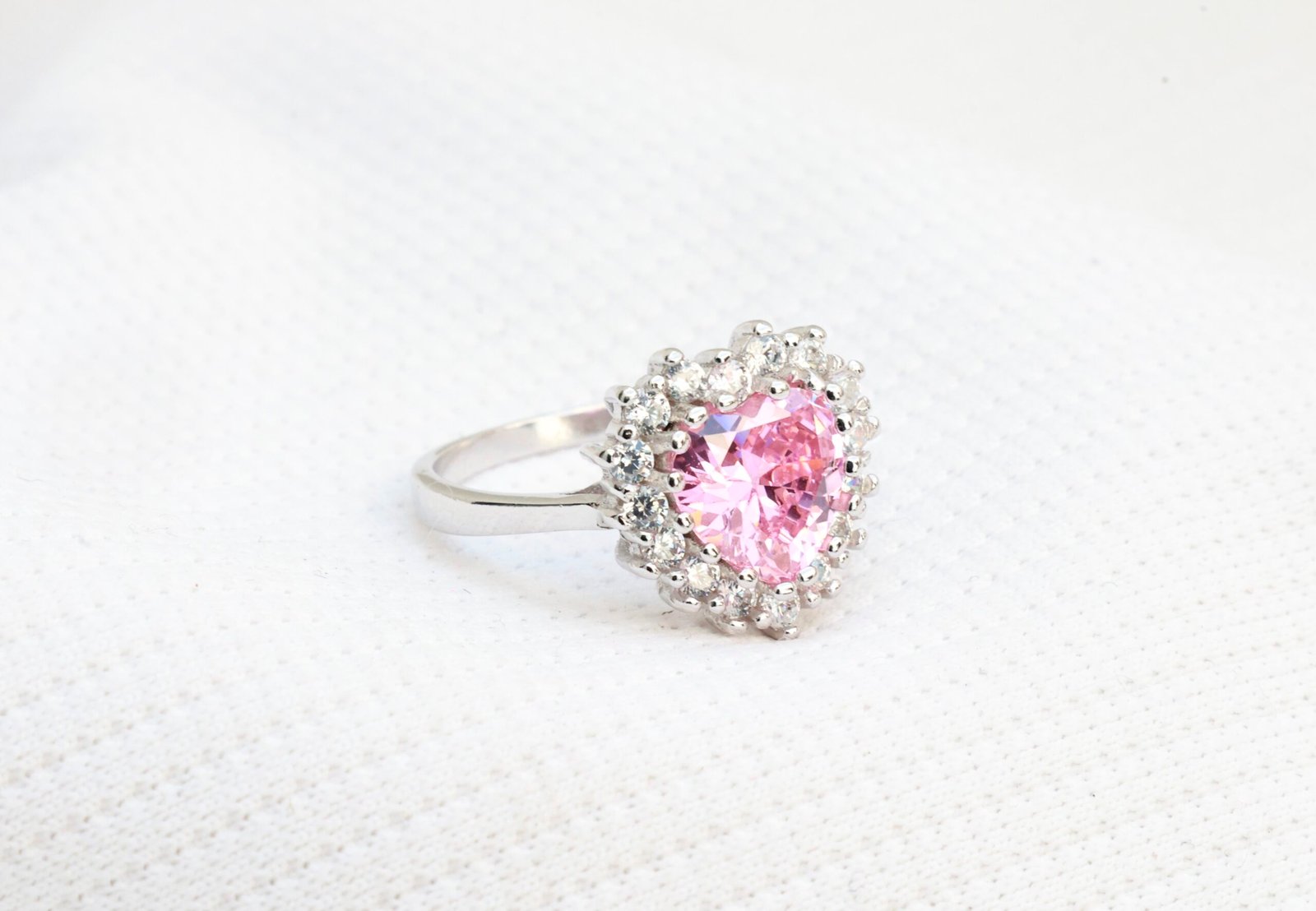 Gyary Pink Royale Halo Ring