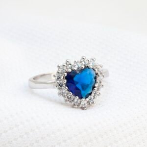 Gyary Sapphire Heart Halo Ring