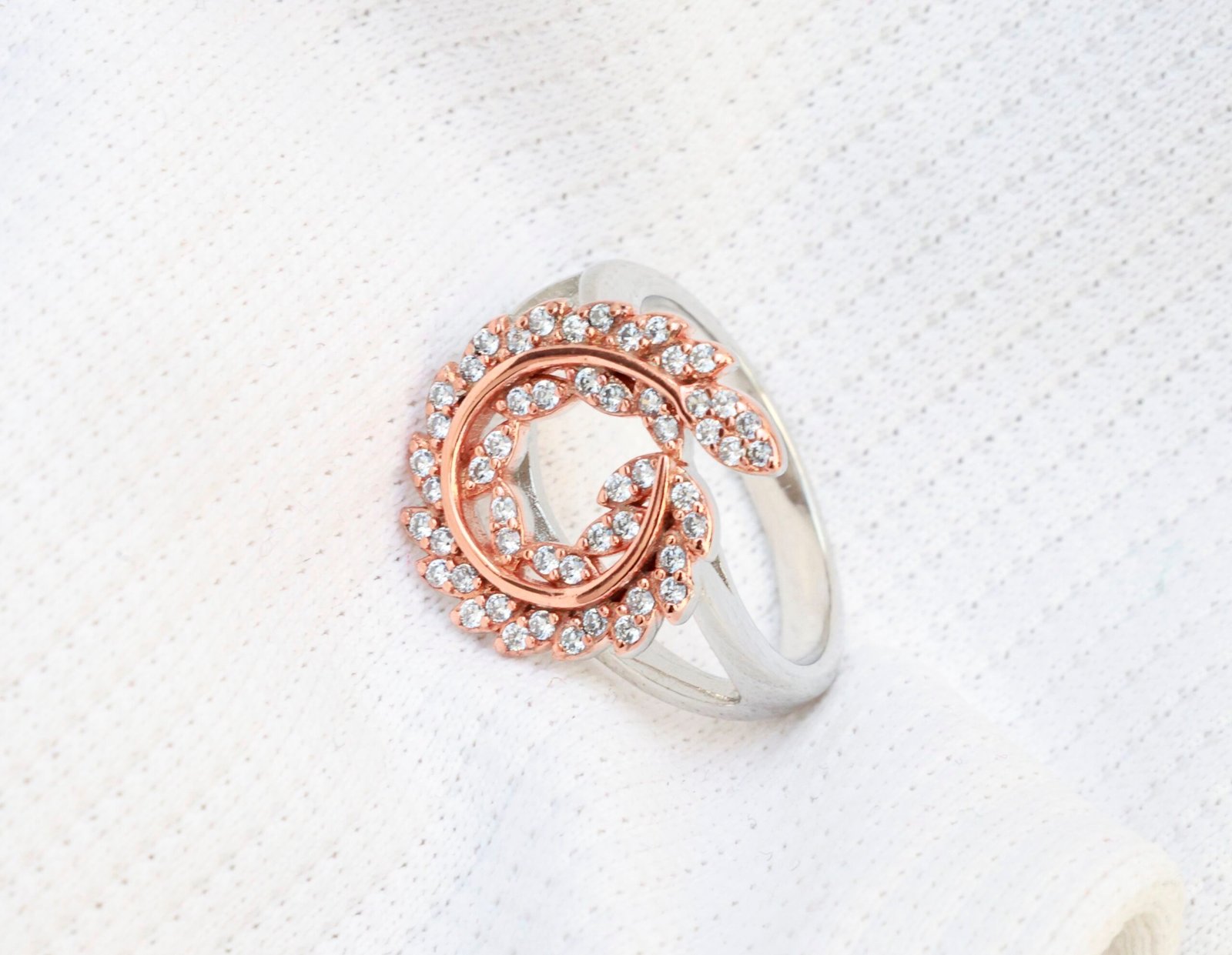 Gyary Rose Gold Laurel Halo Ring