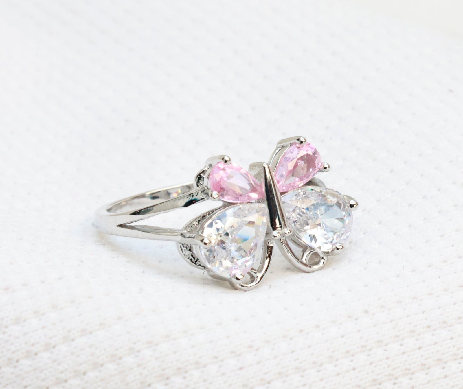 Gyary Blush Butterfly Spark Ring