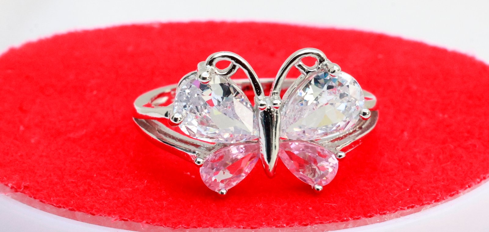 Gyary Blush Butterfly Spark Ring