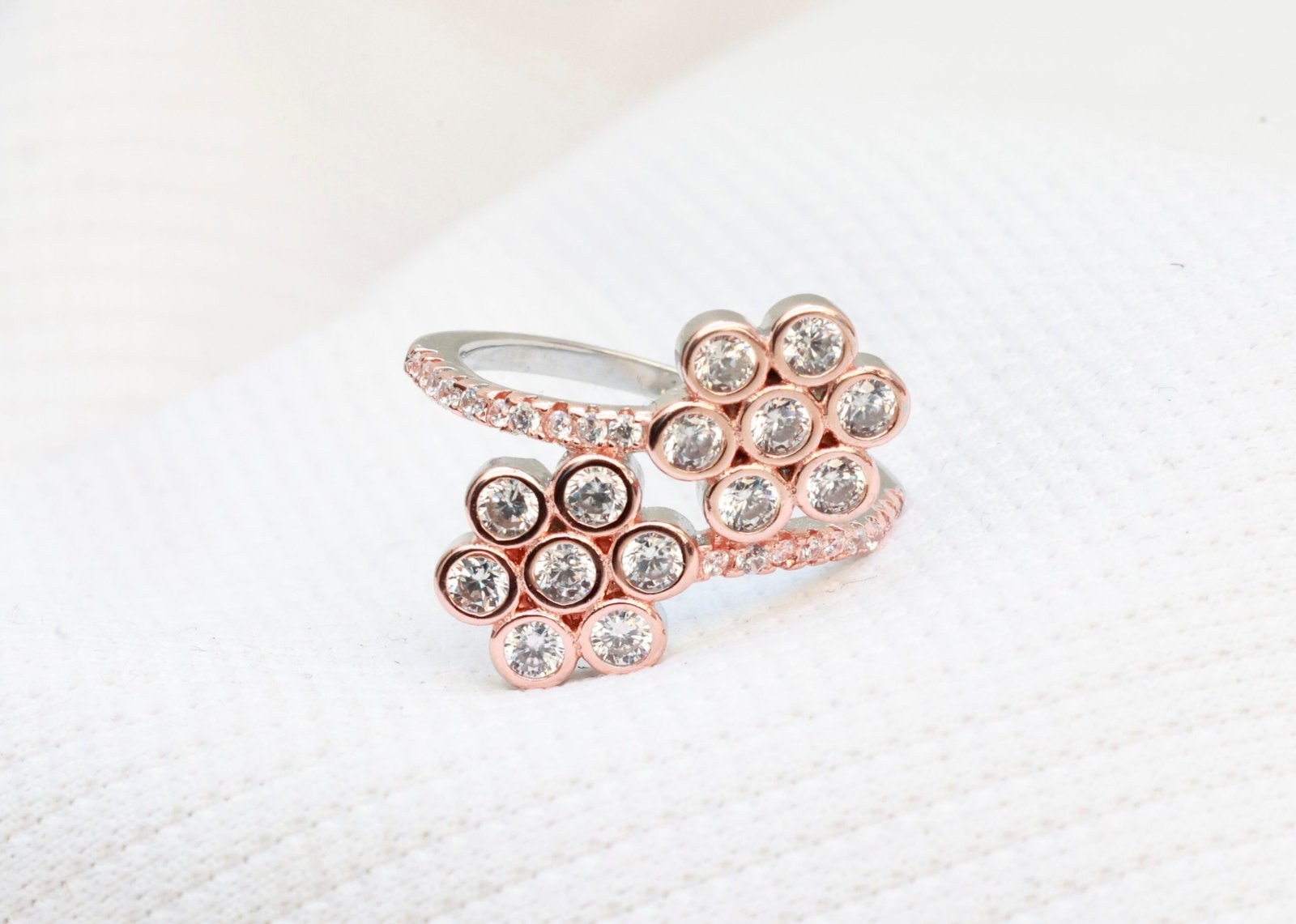 Gyary Blossom Spark Ring