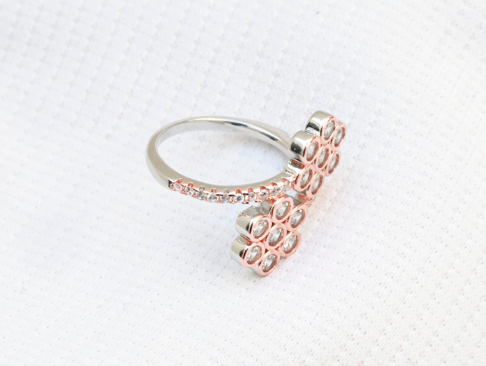 Gyary Blossom Spark Ring