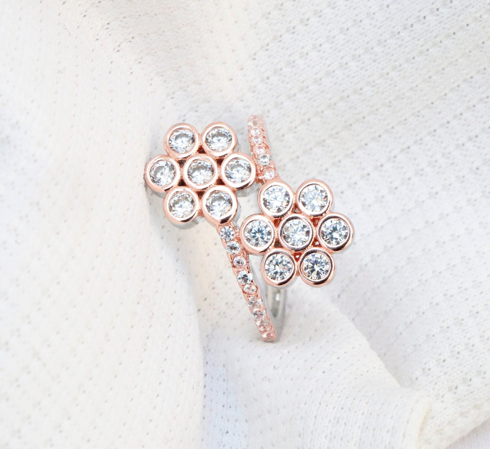 Gyary Blossom Spark Ring