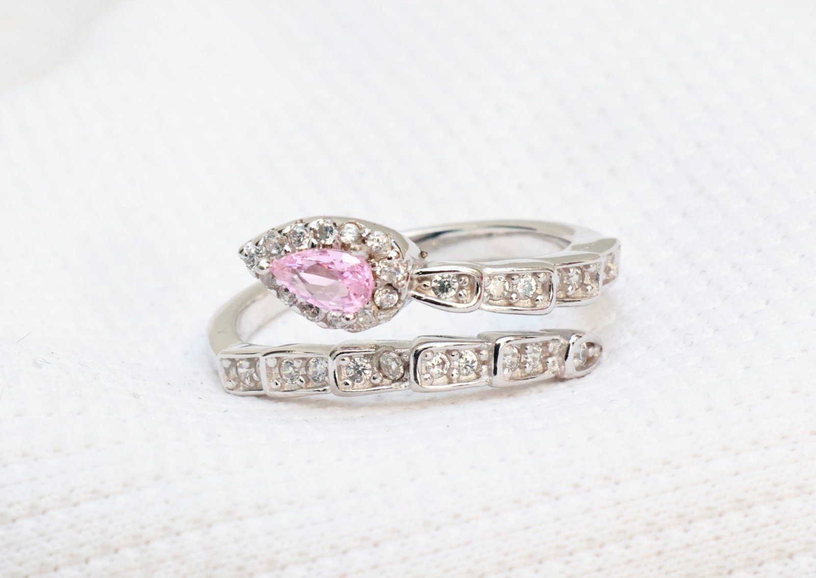 Gyary Blush Halo Wrap Ring