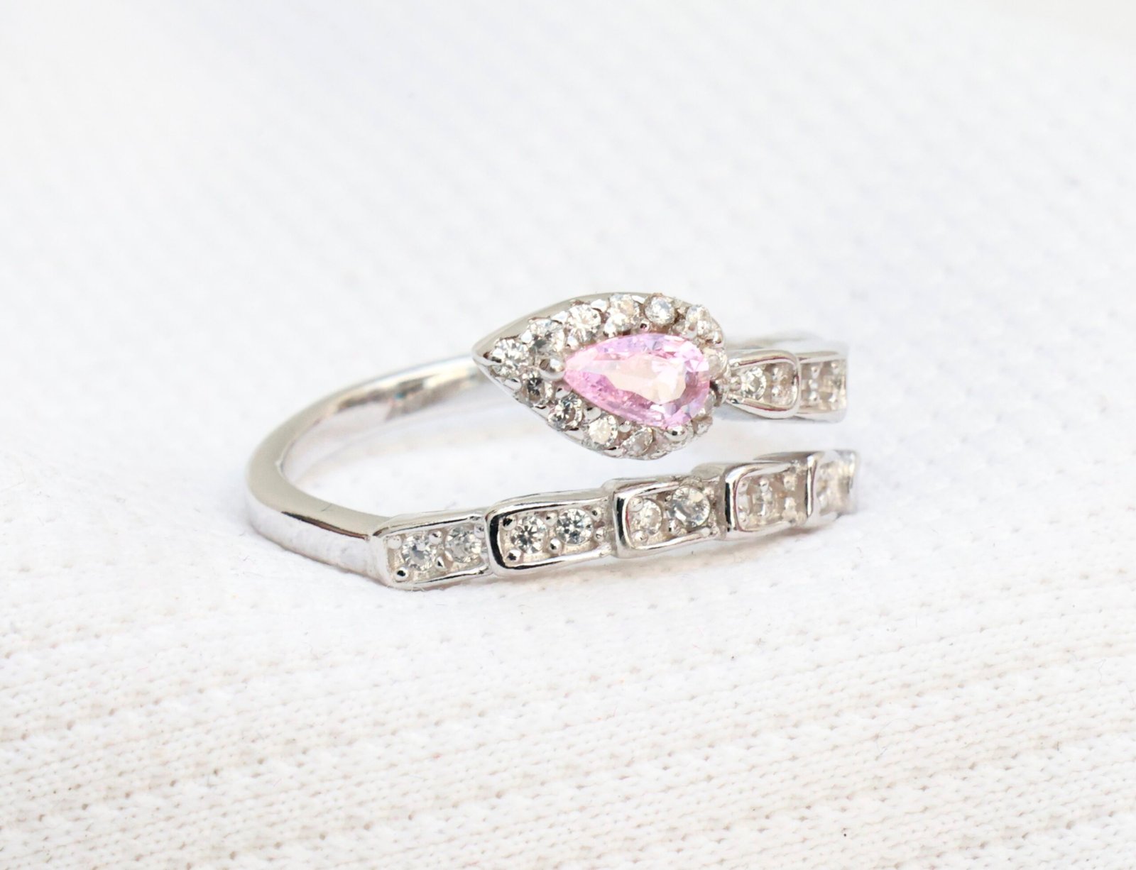 Gyary Blush Halo Wrap Ring