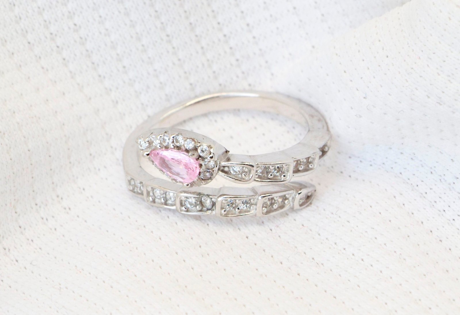 Gyary Blush Halo Wrap Ring