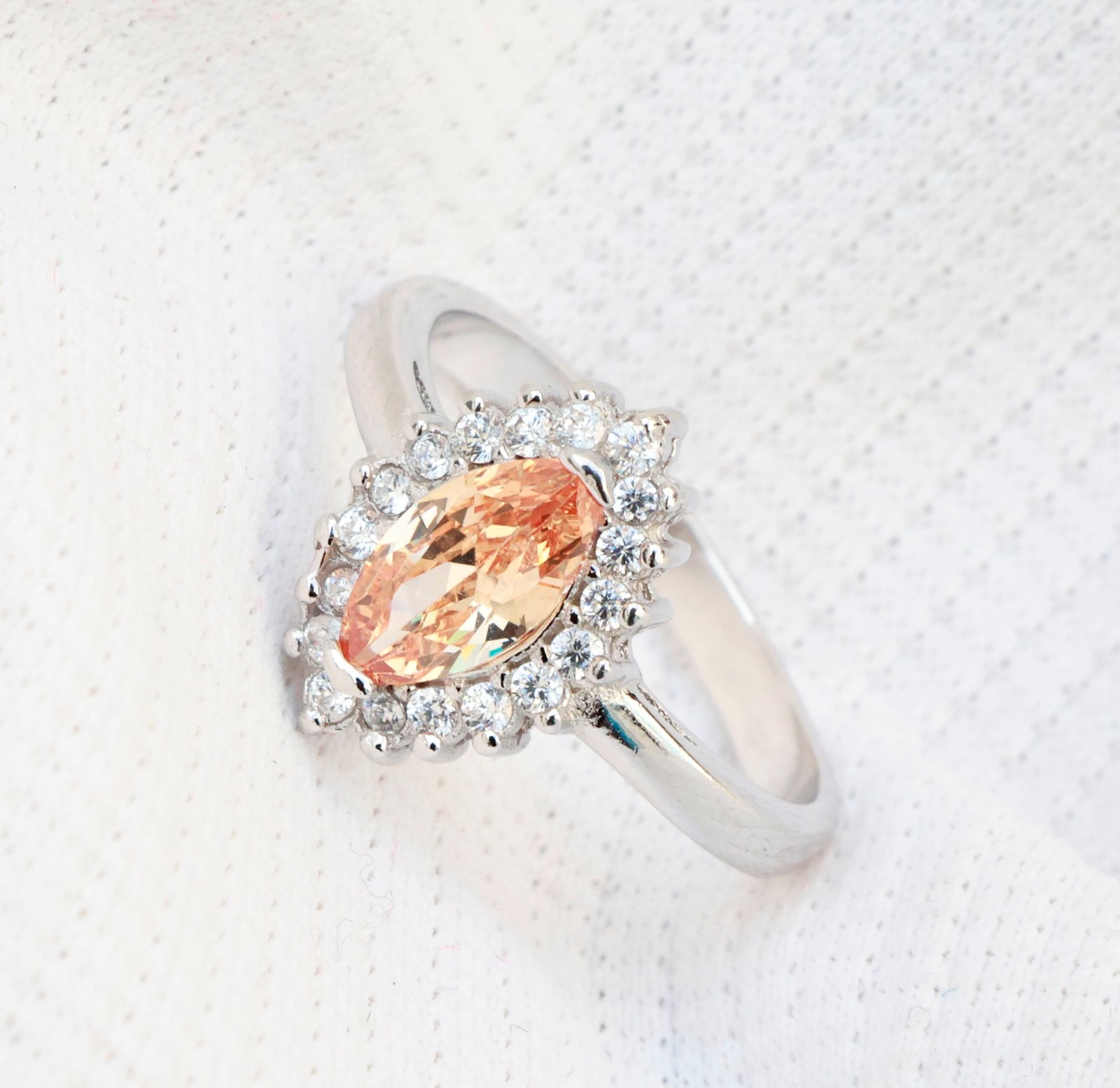 Gyary Sunset Halo Ring