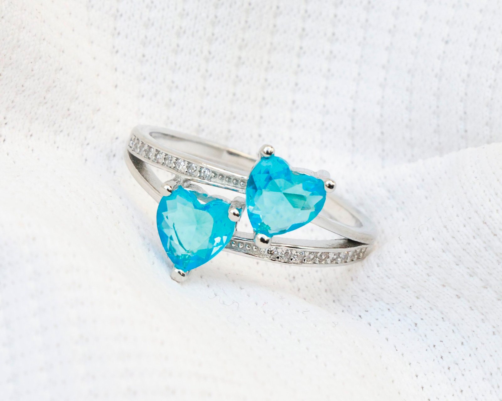 Gyary Twin Heart Spark Ring