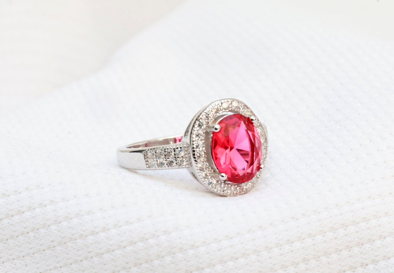 Gyary Ruby Red Oval Halo Ring