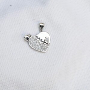 Gyary Broken Heart Couple Pendant Set