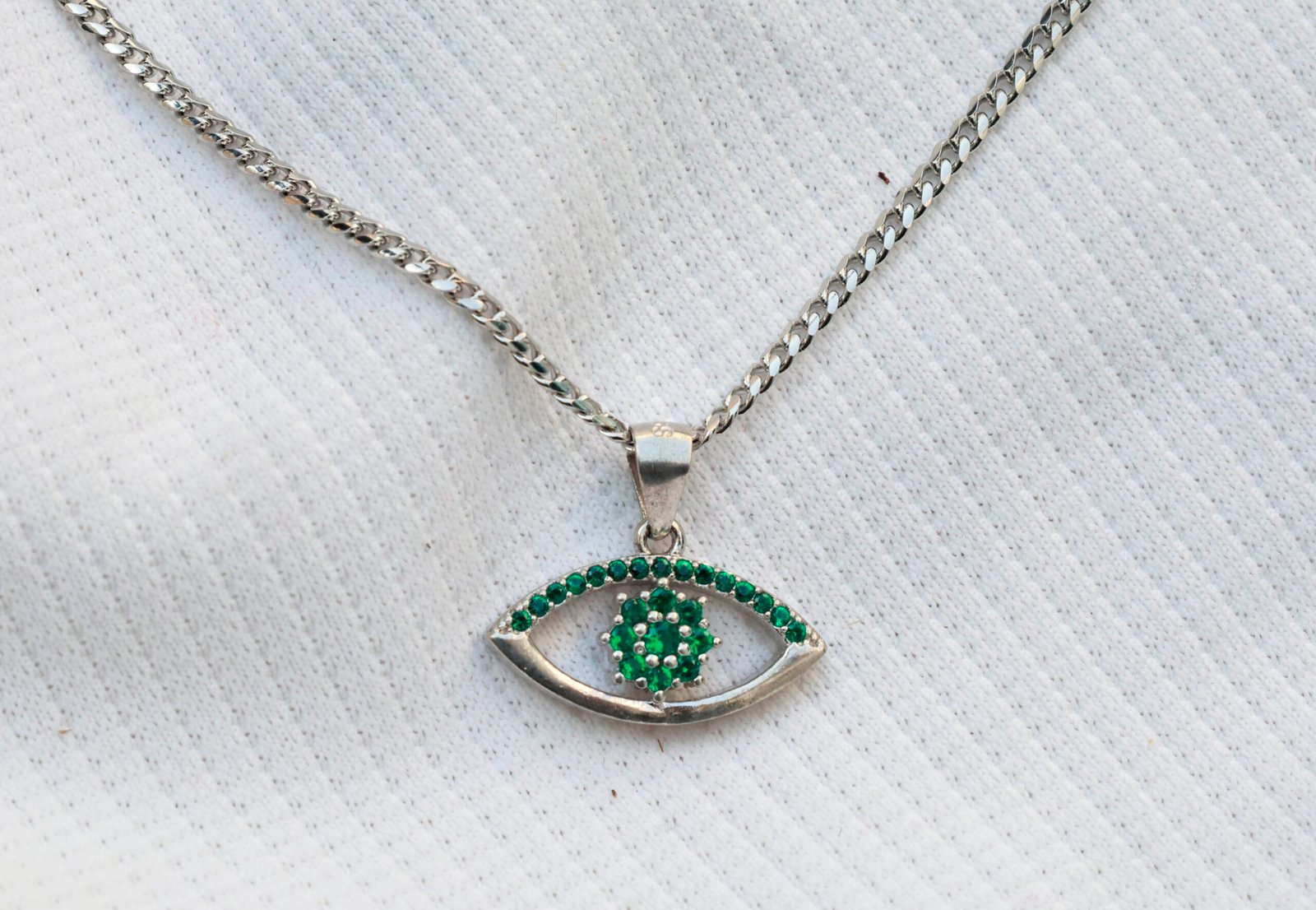 Gyary Green Evil Eye Pendant Necklace – Silver Eye Charm with Emerald Cubic Zirconia Crystals