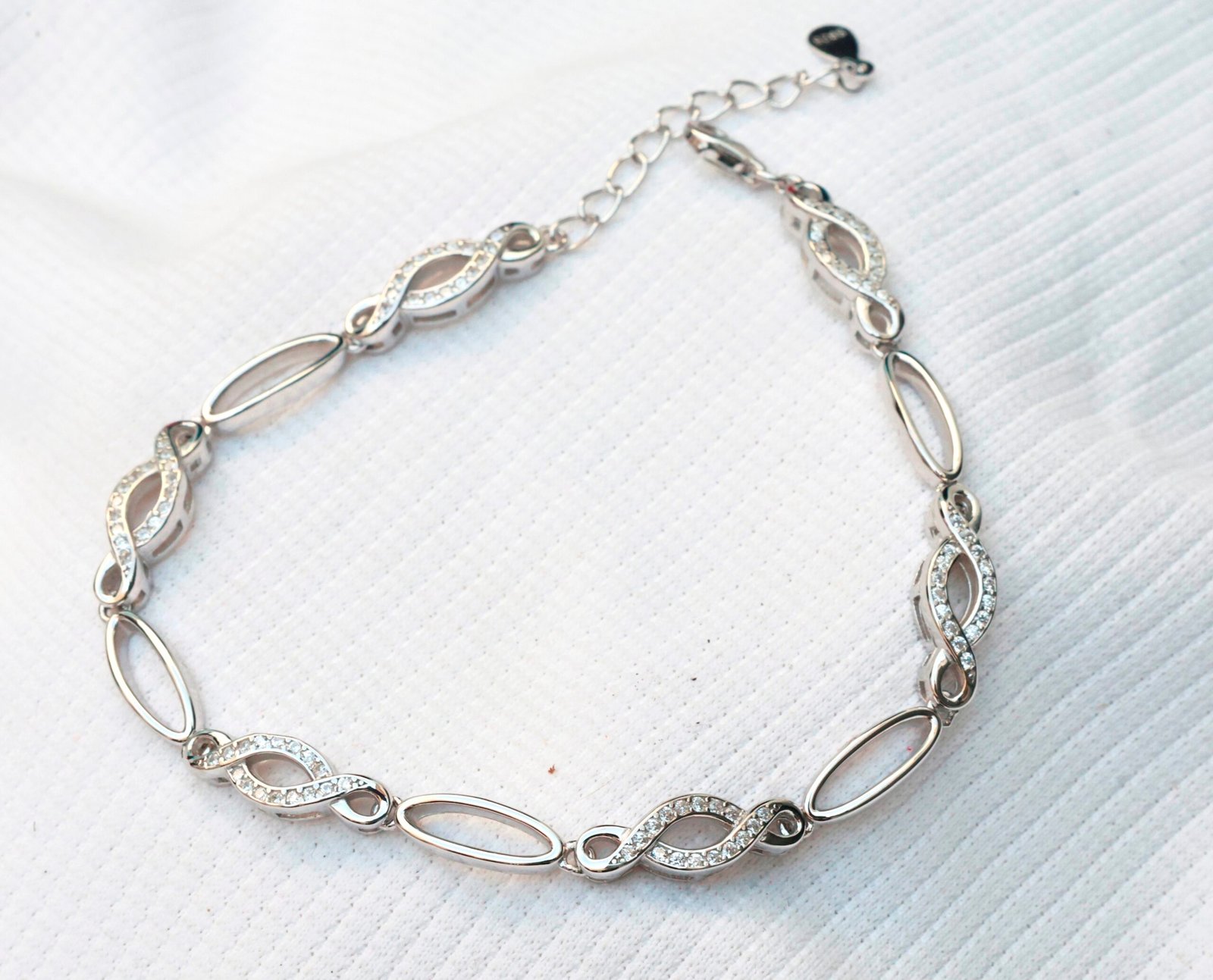 Gyary Infinity Link Bracelet